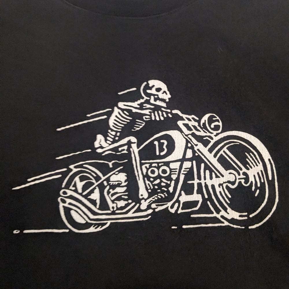 Black Bone Yard Customs biker tee. Men's size L